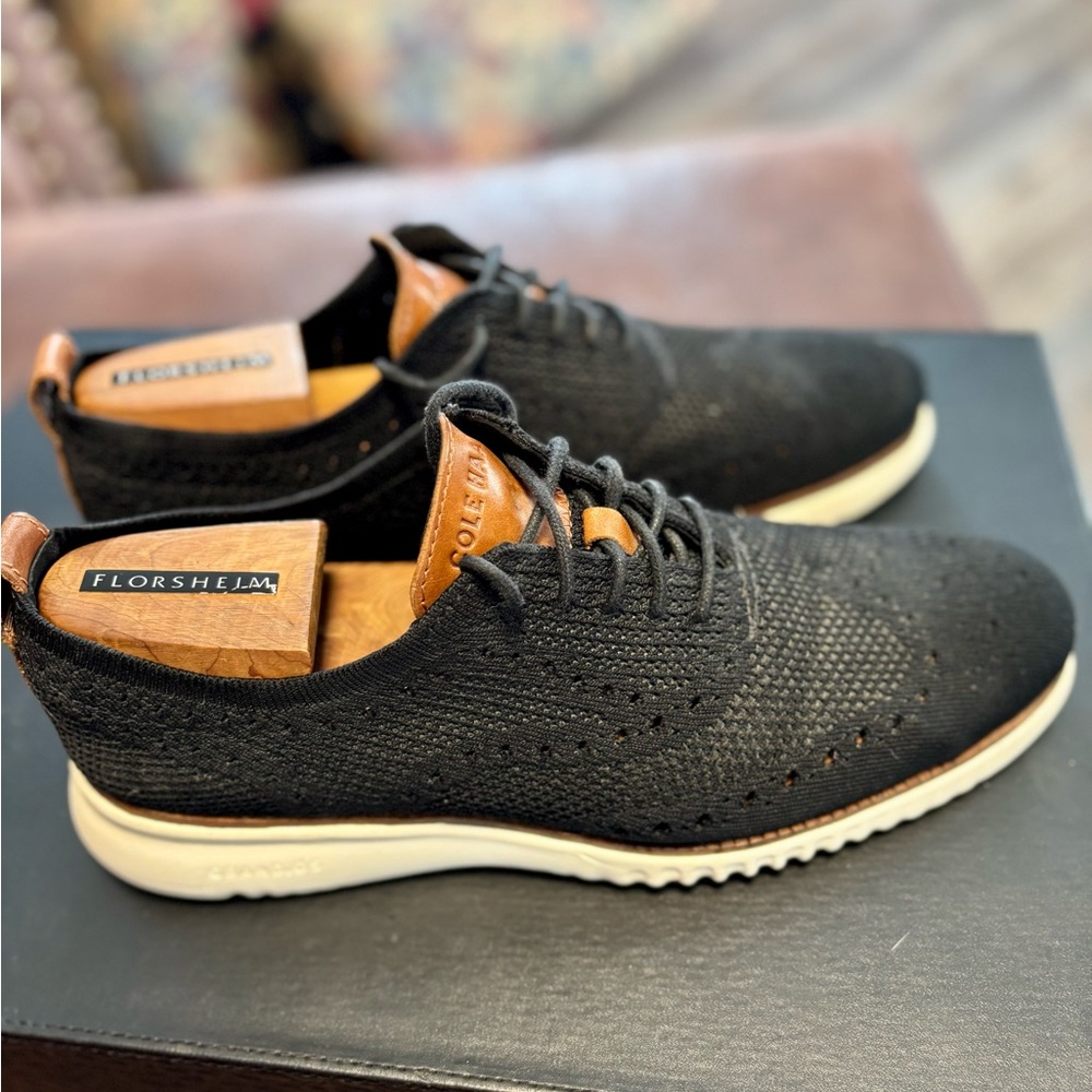 Cole Haan Black and Tan Oxfords with Hybrid Comfort